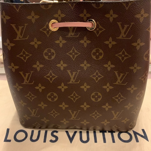 *SOLD* Authentic Louis Vuitton Neónóe MM in Rose Poudre Pink Monogram - Picture 2 of 9